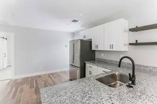 4656 S 38th Ln, Phoenix, AZ 85041 - Photo 6