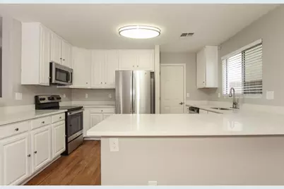 12924 W Peppertree Lane, Glendale, AZ 85307 - Photo 8