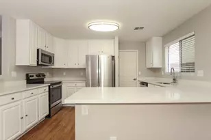 12924 W Peppertree Ln, Glendale, AZ 85307 - Photo 8