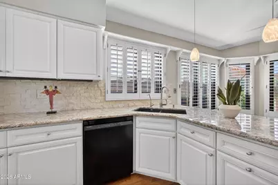 18 E La Vieve Lane, Tempe, AZ 85284 - Photo 10