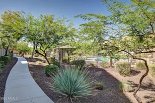 2725 E Mine Creek Rd, Phoenix, AZ 85024 - Photo 36