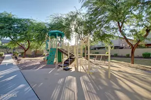 2725 E Mine Creek Rd, Phoenix, AZ 85024 - Photo 40