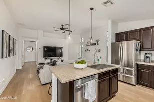 2725 E Mine Creek Rd, Phoenix, AZ 85024 - Photo 12