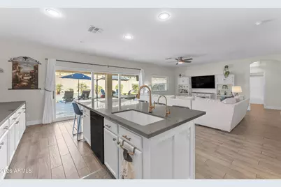 2522 E Mine Creek Road, Phoenix, AZ 85024 - Photo 14