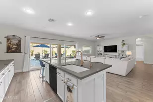 2522 E Mine Creek Rd, Phoenix, AZ 85024 - Photo 14