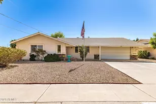 11801 N Coggins Dr, Sun City, AZ 85351 - Photo 2