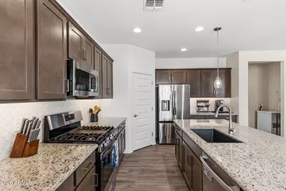 16759 W Canterbury Drive, Surprise, AZ 85388 - Photo 10