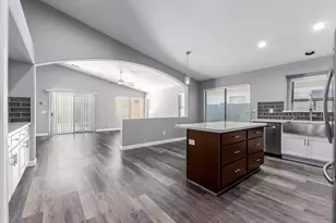 2313 W Straight Arrow Ln, Phoenix, AZ 85085 - Photo 8