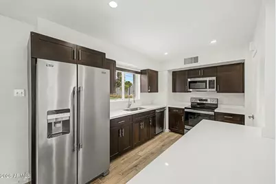 210 E El Camino Drive, Phoenix, AZ 85020 - Photo 14