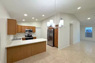 1051 S Honeysuckle Ln, Gilbert, AZ 85296 - Photo 4