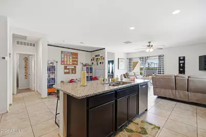 3013 S 78th Drive, Phoenix, AZ 85043 - Photo 8