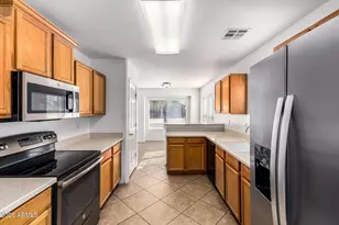 25278 W Parkside Ln S, Buckeye, AZ 85326 - Photo 10