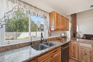 10121 W Montecito Ave, Phoenix, AZ 85037 - Photo 2