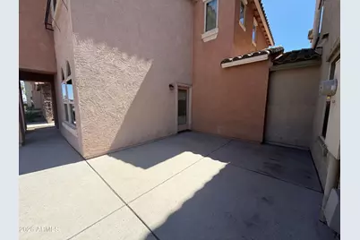 7763 W Pipestone Place, Phoenix, AZ 85035 - Photo 8