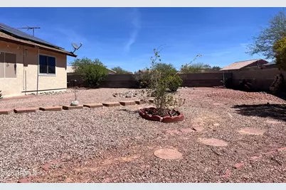 10361 W Buena Vista Drive, Arizona City, AZ 85123 - Photo 52