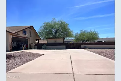 10361 W Buena Vista Drive, Arizona City, AZ 85123 - Photo 8