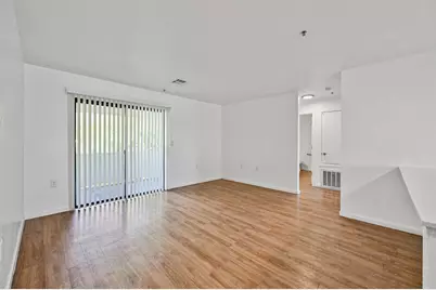 3065 N 67th Avenue #Apt 203, Phoenix, AZ 85033 - Photo 8