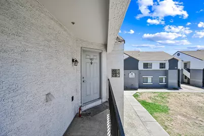 3065 N 67th Avenue #Apt 203, Phoenix, AZ 85033 - Photo 6