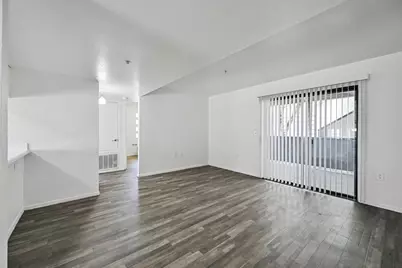 3065 N 67th Avenue #Apt 203, Phoenix, AZ 85033 - Photo 4