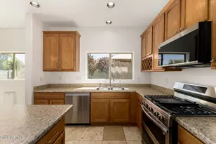 10925 W College Dr, Phoenix, AZ 85037 - Photo 10