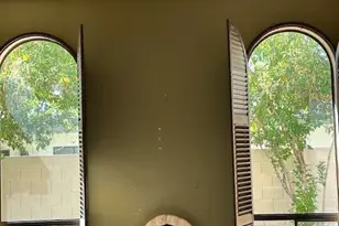 203 E Echo Ln, Phoenix, AZ 85020 - Photo 1