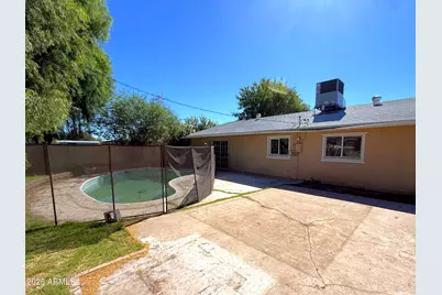 6116 W Monterey Way, Phoenix, AZ 85033 - Photo 14