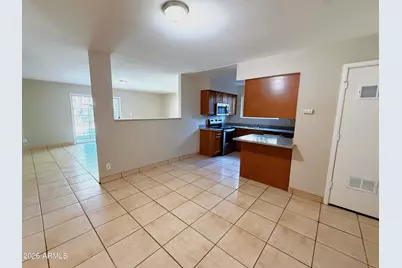 6116 W Monterey Way, Phoenix, AZ 85033 - Photo 4