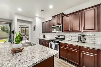 7913 S 25th Place, Phoenix, AZ 85042 - Photo 8