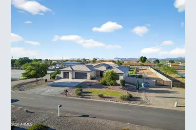 1124 E Loveland Lane, San Tan Valley, AZ 85140 - Photo 2