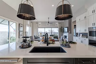 3346 S Stuart Ct, Gilbert, AZ 85297 - Photo 16