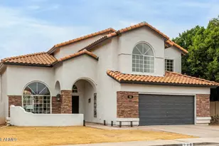 725 W Palo Verde St, Gilbert, AZ 85233 - Photo 2