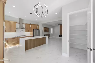 8001 W San Juan Avenue, Glendale, AZ 85303 - Photo 2