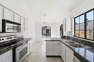 7630 S Bonarden Ln, Tempe, AZ 85284 - Photo 10