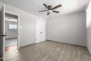 3137 N 37th Dr, Phoenix, AZ 85019 - Photo 6