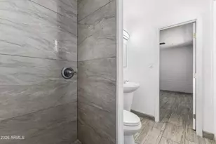 3137 N 37th Dr, Phoenix, AZ 85019 - Photo 8