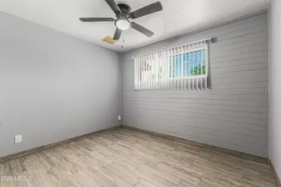 3137 N 37th Drive, Phoenix, AZ 85019 - Photo 10