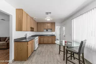 3137 N 37th Dr, Phoenix, AZ 85019 - Photo 4