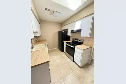 312 W Yukon Drive #Unit 2, Phoenix, AZ 85027 - Photo 24
