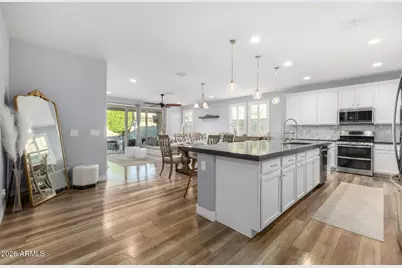 10052 W Foothill Drive, Peoria, AZ 85383 - Photo 2