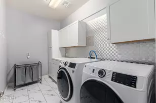 10052 W Foothill Dr, Peoria, AZ 85383 - Photo 24