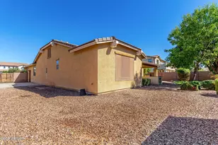 2585 E Carob Dr, Gilbert, AZ 85298 - Photo 36