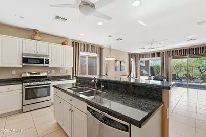 1823 W Dion Drive W, Phoenix, AZ 85086 - Photo 12