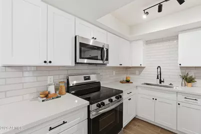 720 E Dobbins Road, Phoenix, AZ 85042 - Photo 16