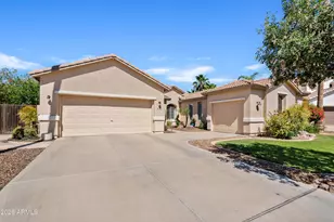 1748 E Iris Dr, Chandler, AZ 85286 - Photo 2