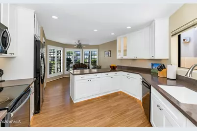 4005 E Round Hill Drive, Phoenix, AZ 85028 - Photo 8