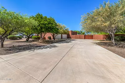 2324 E La Verna Way, Phoenix, AZ 85086 - Photo 8