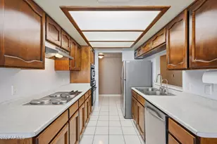 653 E Bates St, Mesa, AZ 85203 - Photo 8