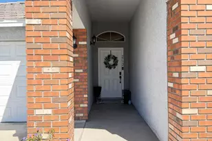 2732 W Wayland Dr, Phoenix, AZ 85041 - Photo 2