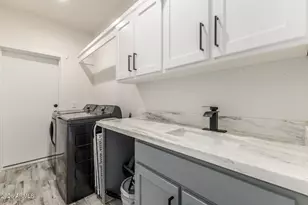 12459 W Lobo Dr, Arizona City, AZ 85123 - Photo 16