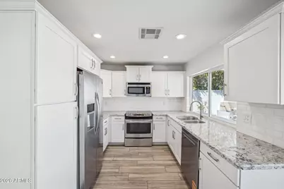 9380 E Kalil Drive, Scottsdale, AZ 85260 - Photo 10